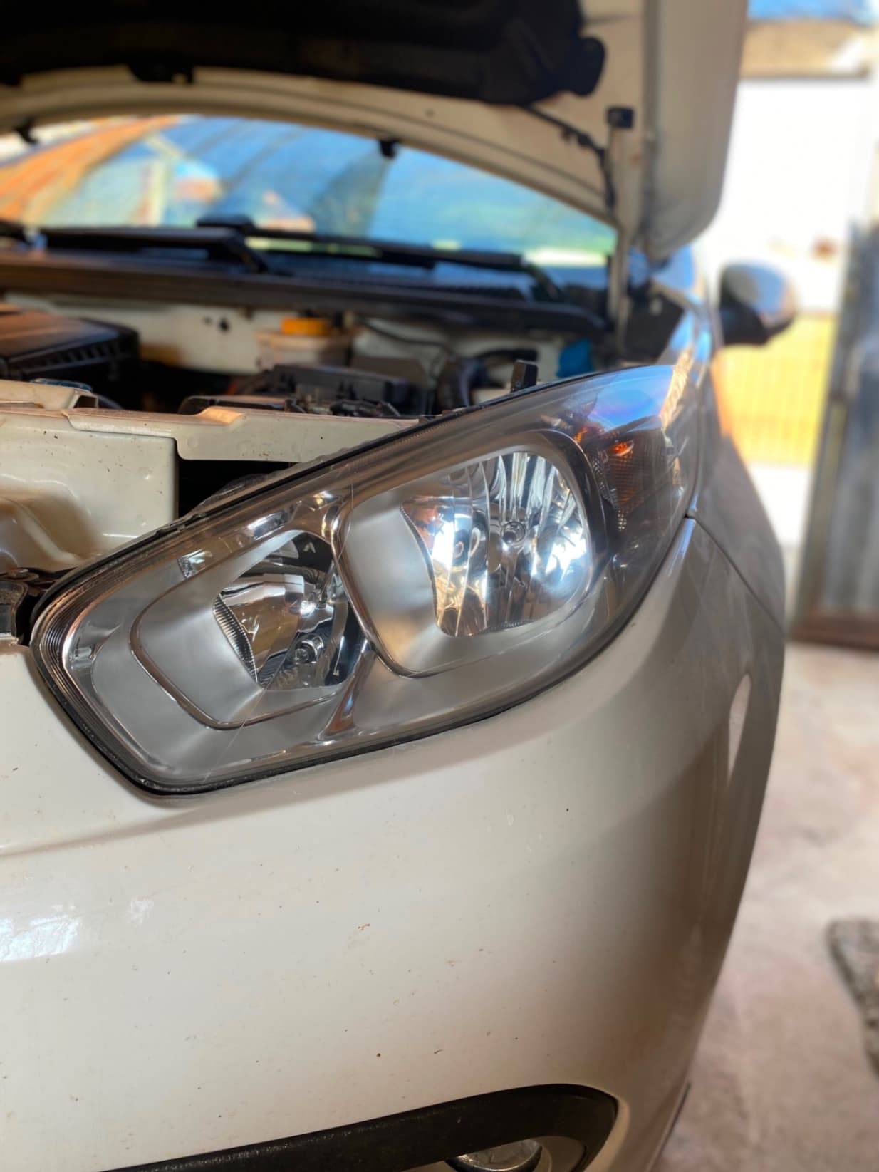 Vitrificação de Faróis — serviço realizado pela Space Car